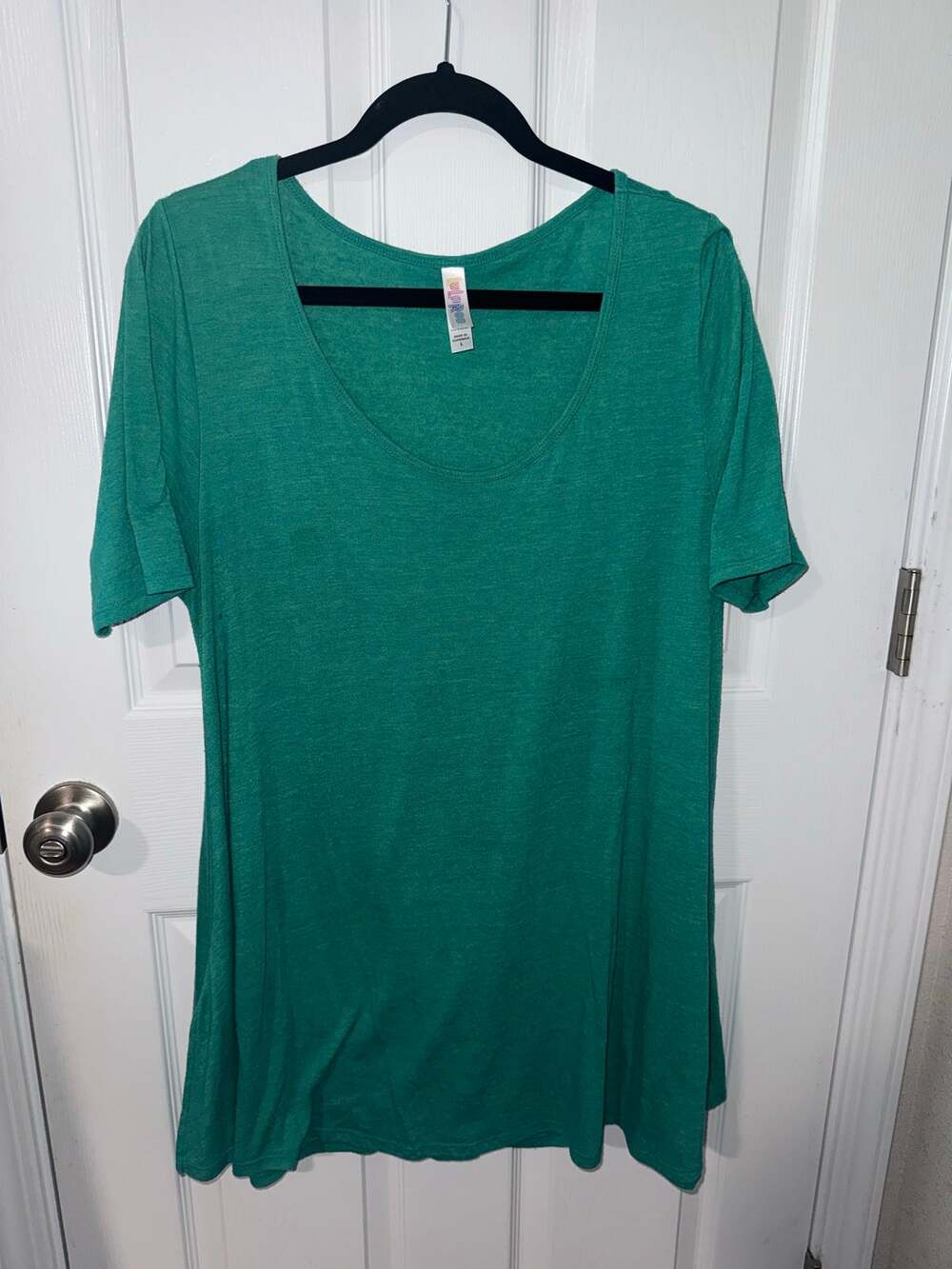 Lularoe Perfect Tee Size Large Green